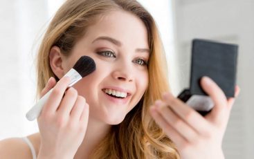 15 Bedak Padat Bagus Untuk Menyempurnakan Make Up Kamu