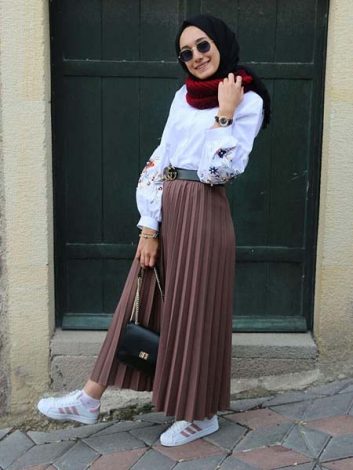 Inspirasi OOTD Rok Plisket Agar Terlihat Modis dan Kekinian - Hai Gadis