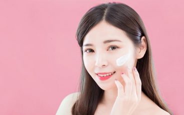 15 Rekomendasi Sunscreen Untuk Kulit Sensitif (2022)