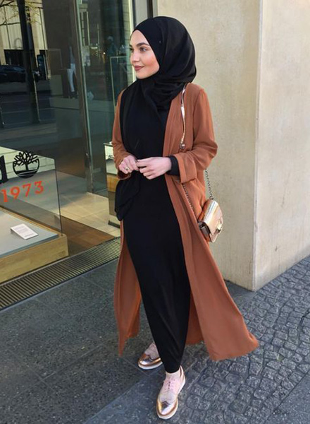 18 Inspirasi Ootd Dress Hitam Hijab Untuk Berbagai Acara 