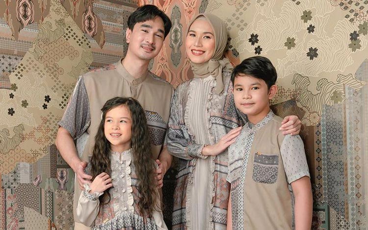 Baju Lebaran Keluarga Model Sarimbit