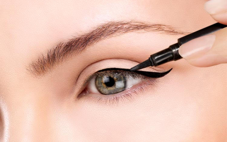 Rekomendasi Eyeliner yang Bagus dan Tahan Lama