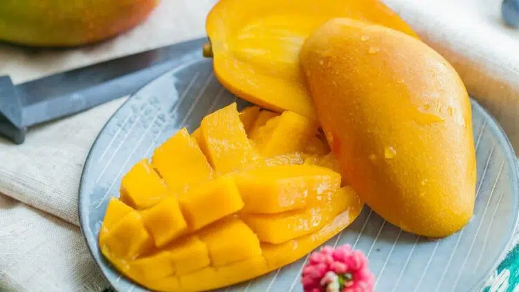 Buah yang Bagus untuk Kesehatan Kulit dan Rambut
