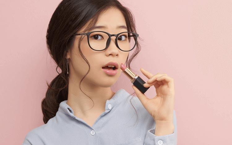 Lipstik untuk Bibir Kering dan Hitam