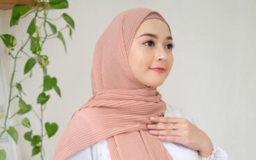 Rekomendasi Warna Hijab Agar Wajah mu Terlihat Cerah