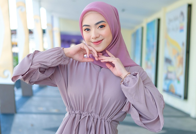 rekomendasi warna hijab lilac