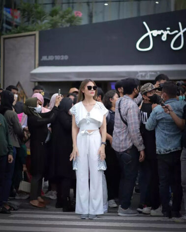 Inspirasi OOTD Ala Citayam Fashion Week yang Bisa Kamu Coba