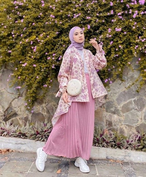 Inspirasi Outfit Cewek Kue Yang Colorful Dan Chic Hai Gadis